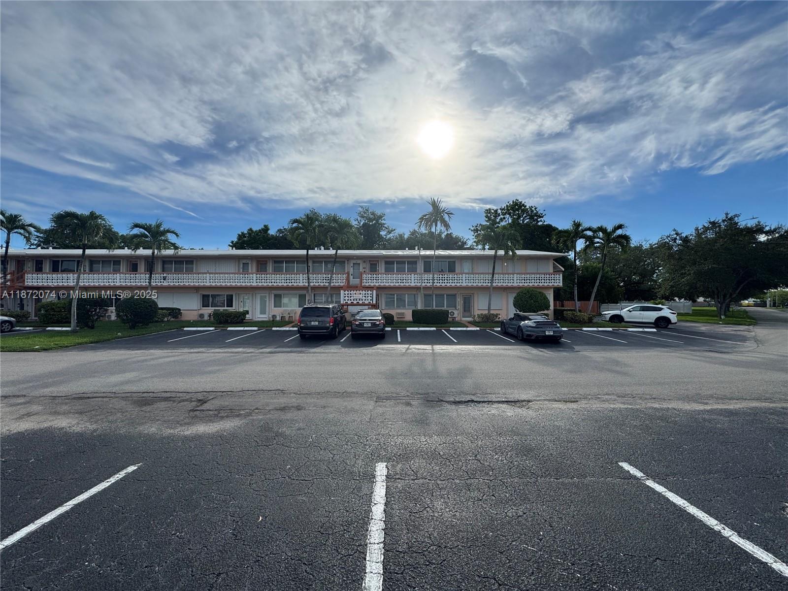 815 SW 10th Ter # 15V, Hallandale Beach FL 33009