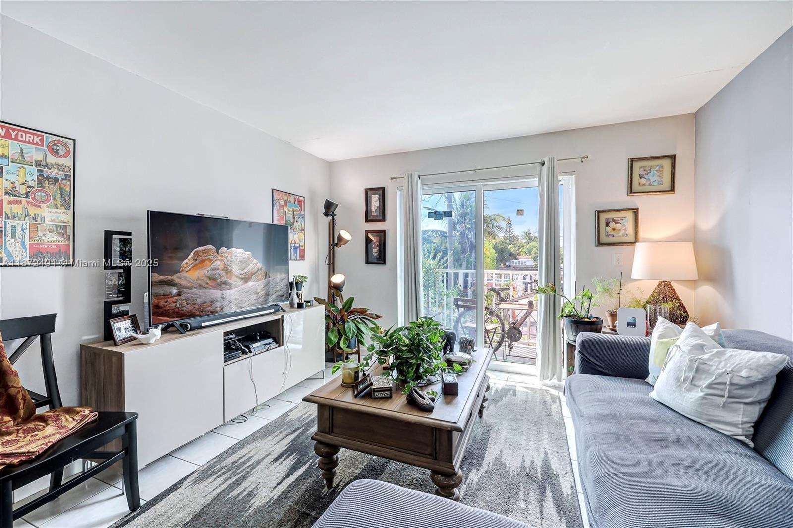 7830 Dickens Ave # 202, Miami Beach FL 33141 photo 2