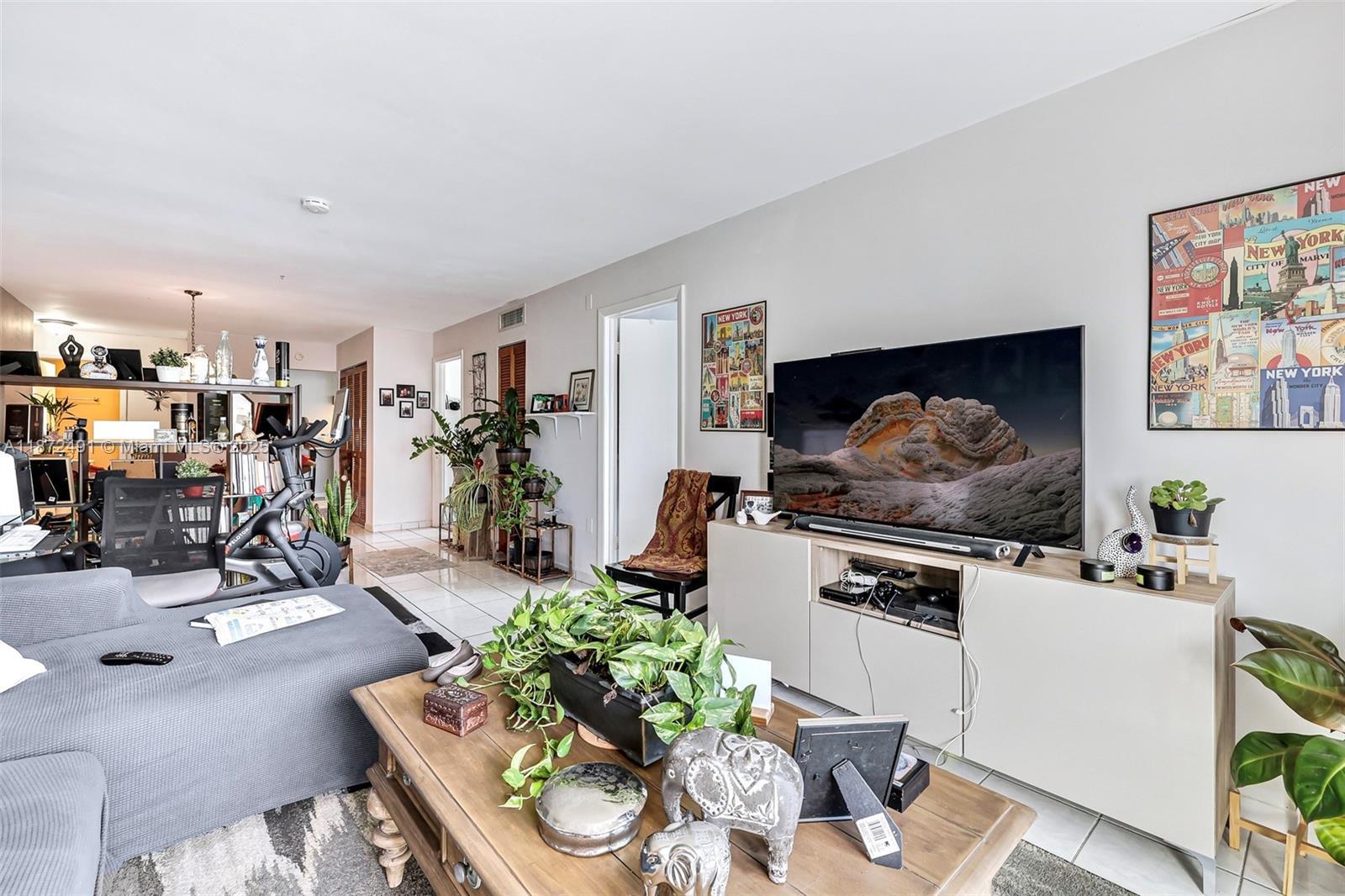 7830 Dickens Ave # 202, Miami Beach FL 33141
