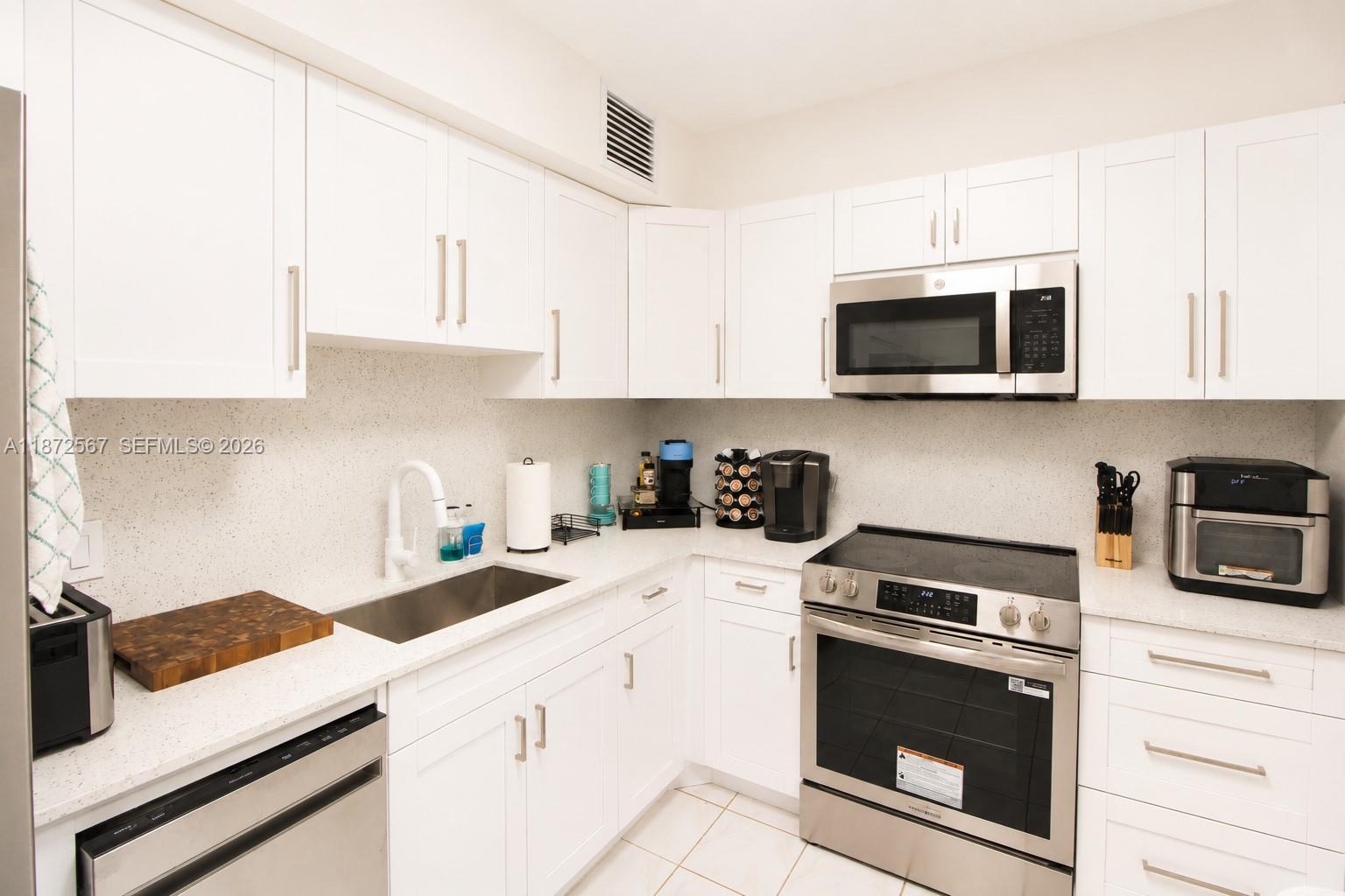 1950 S Ocean Dr # 11D, Hallandale Beach FL 33009 photo 4