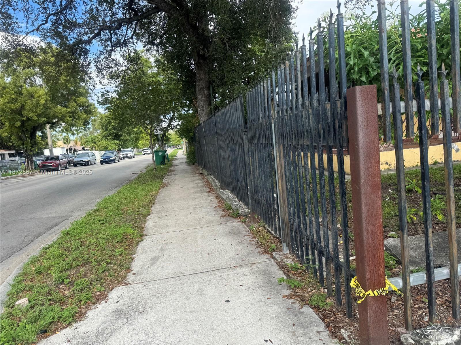 2751 NW 24th Ave, Miami FL 33142 photo 2