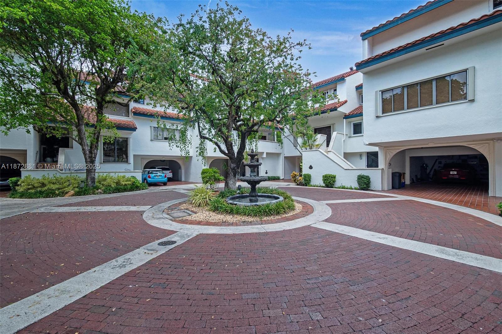 2000 S Bayshore Dr # 72, Miami FL 33133