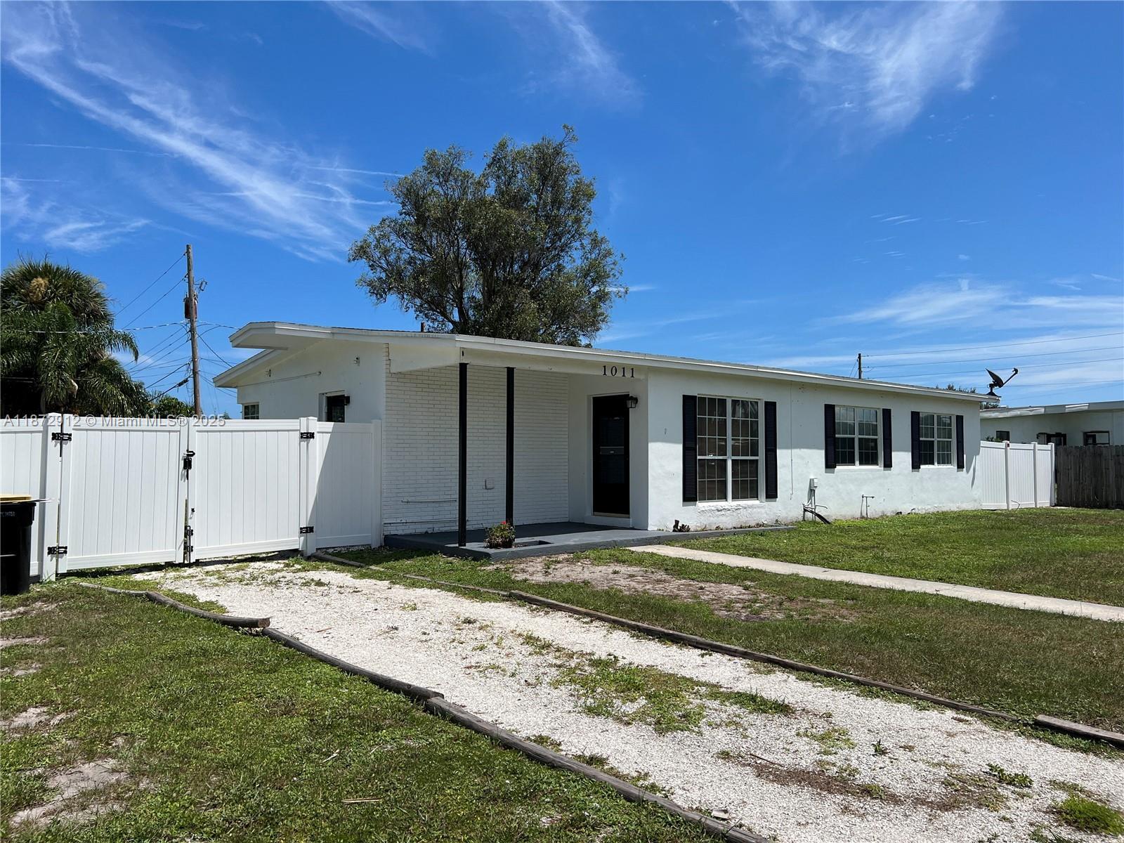 1011 NE Bianca, Palm Bay FL 32905 photo 2