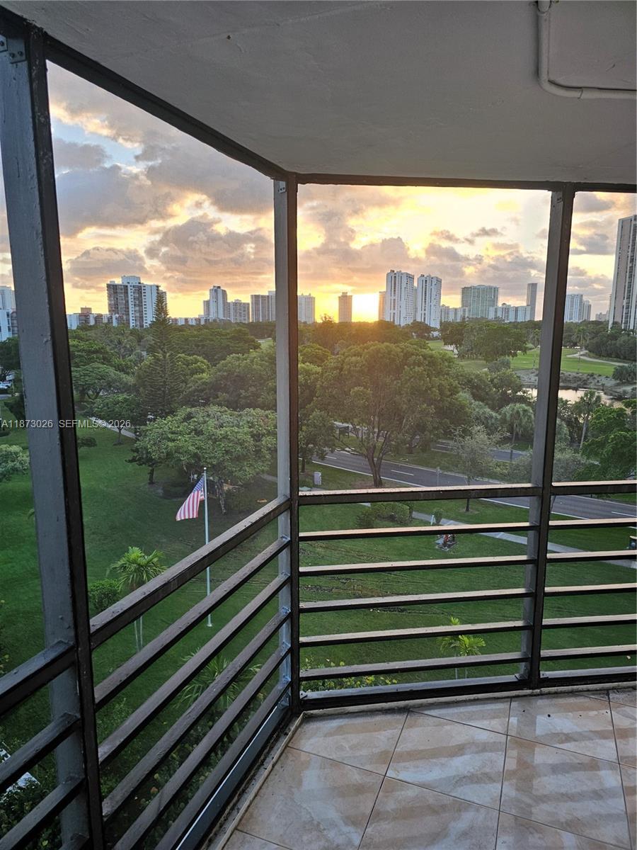 20400 W Country Club Dr # 711, Aventura FL 33180 photo 3