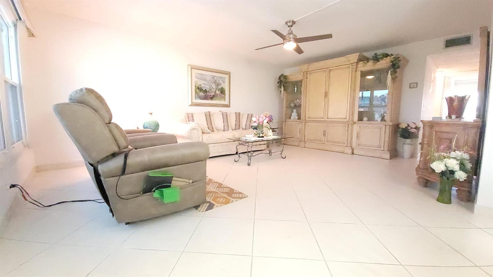 209 Greenbrier A, West Palm Beach FL 33417 photo 3