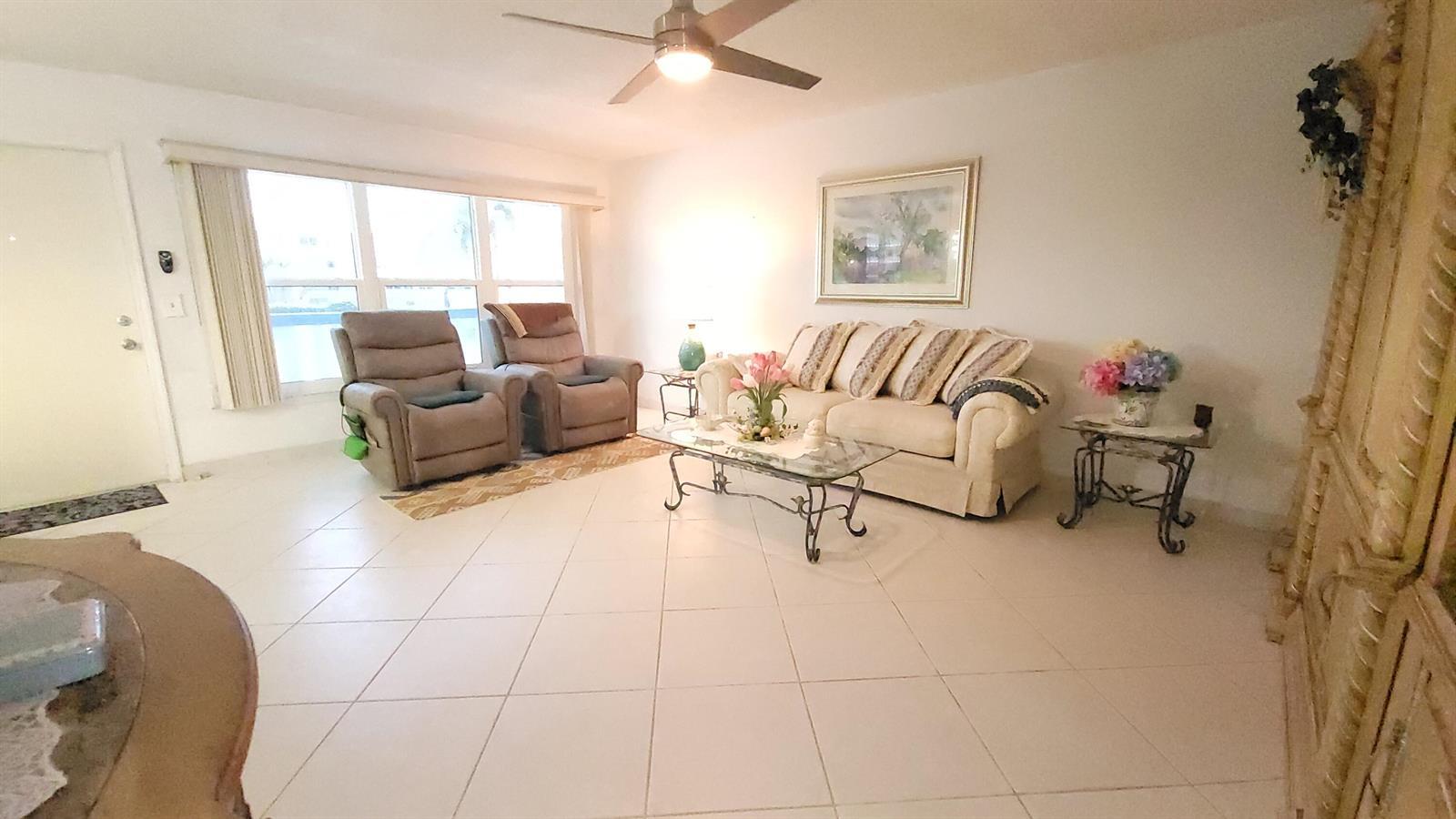 209 Greenbrier A, West Palm Beach FL 33417 photo 4