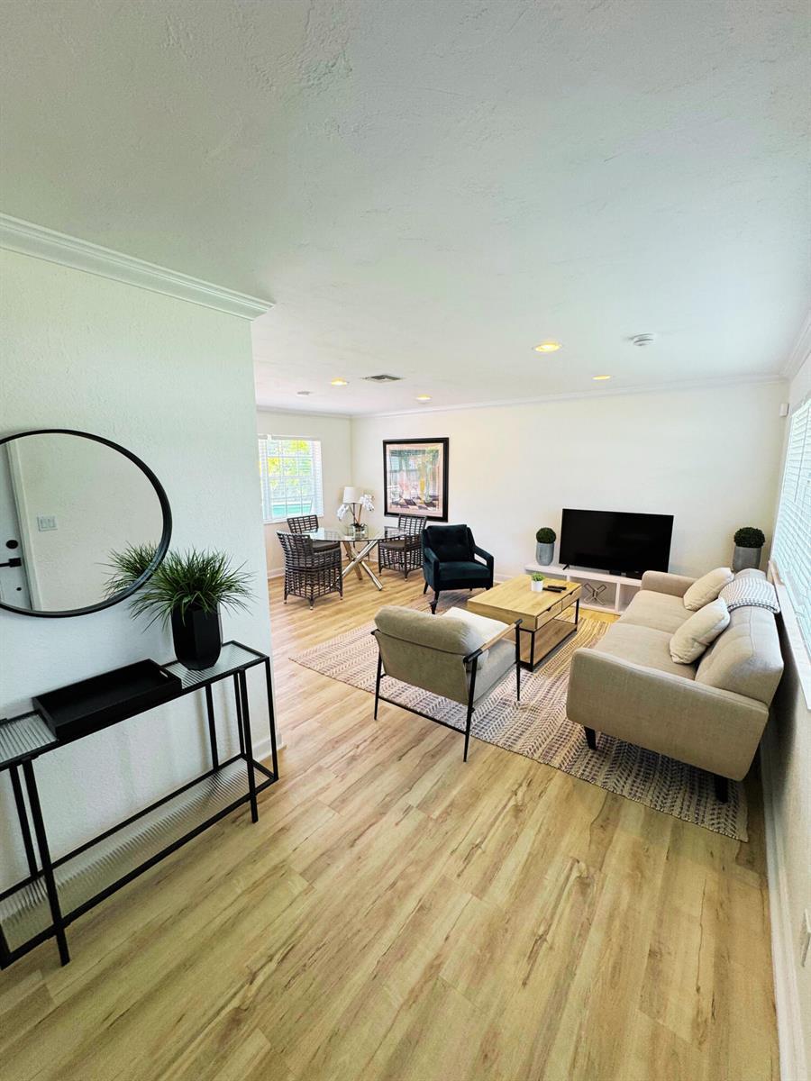 300 NE 7th Street, Boca Raton FL 33432 photo 2