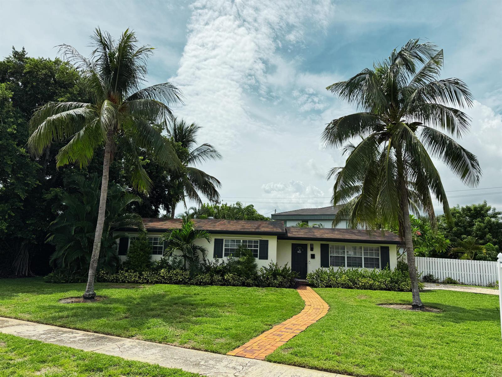 300 NE 7th Street, Boca Raton FL 33432
