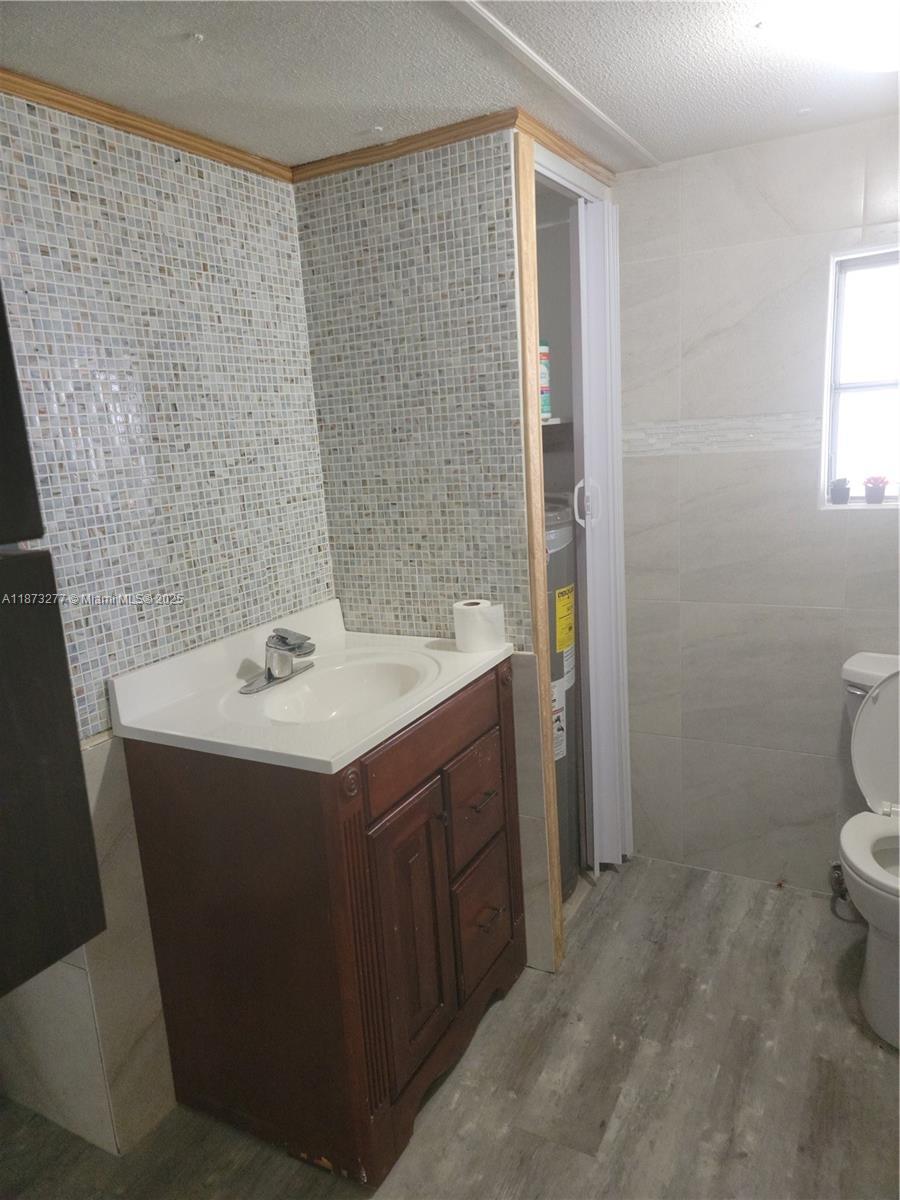 21610 NW 7th Ct, Pembroke Pines FL 33029 photo 4