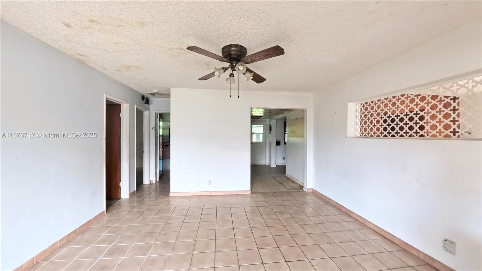 410 NW 52 St, Oakland Park FL 33309 photo 4