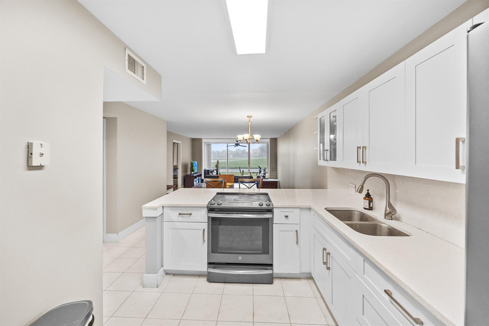 4539 Luxemburg Court # 104, Lake Worth FL 33467 photo 4