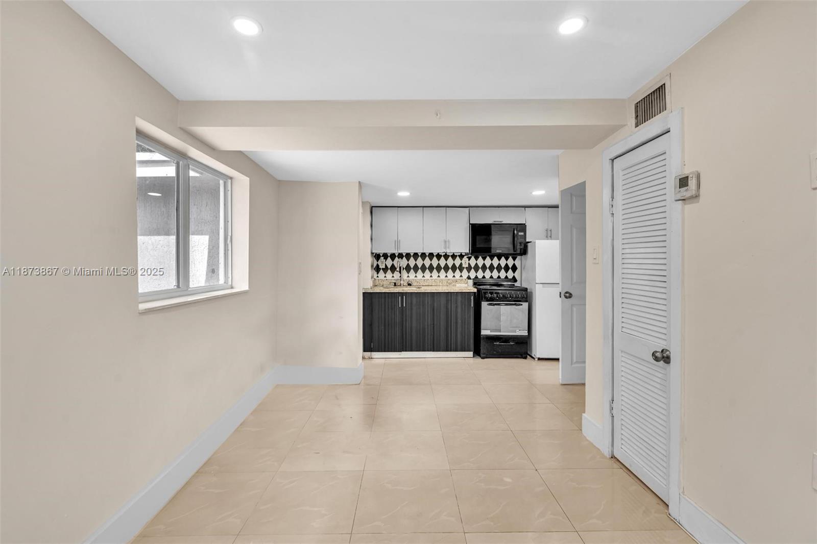 921 NW 110th St # 1, Miami FL 33168 photo 3