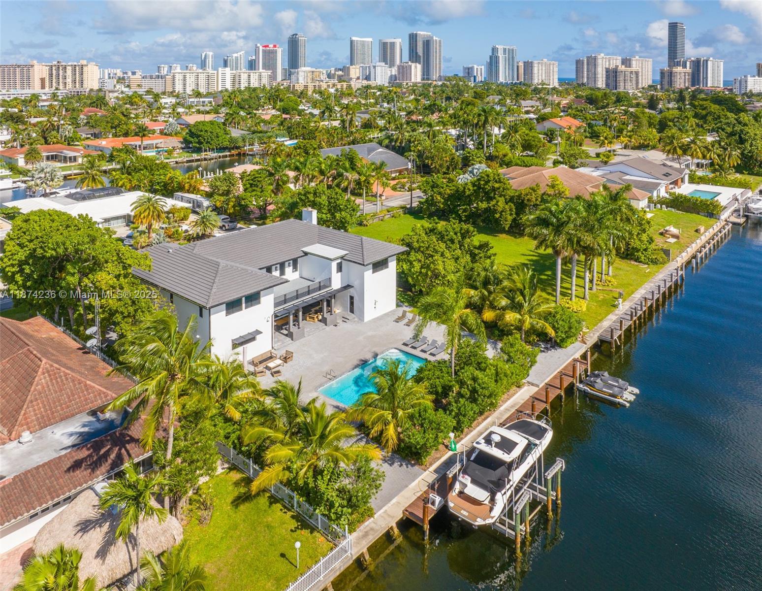 461 Poinciana Dr, Hallandale Beach FL 33009
