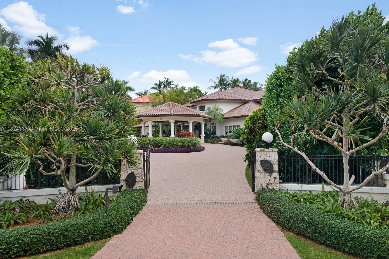 277 Veleros Ct, Coral Gables FL 33143 photo 4