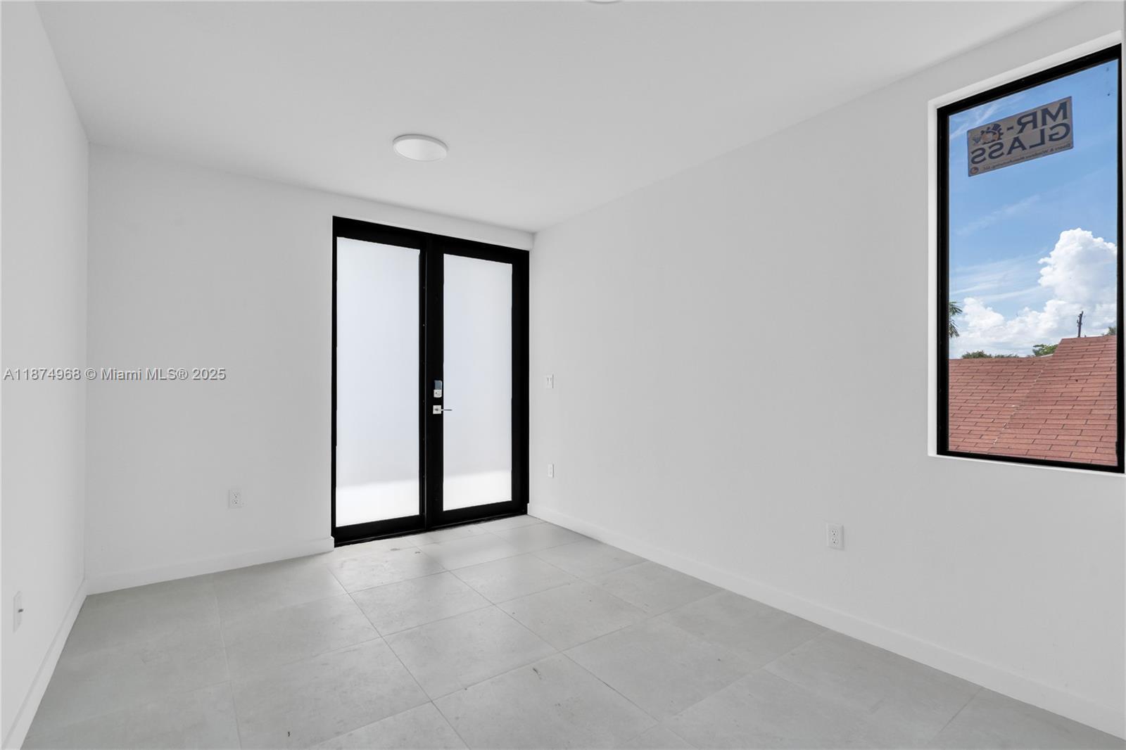 1656 NW 1st St, Miami FL 33125 photo 3