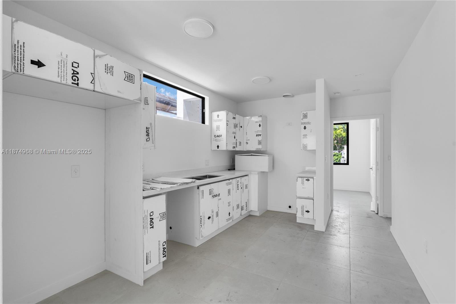 1656 NW 1st St, Miami FL 33125 photo 4
