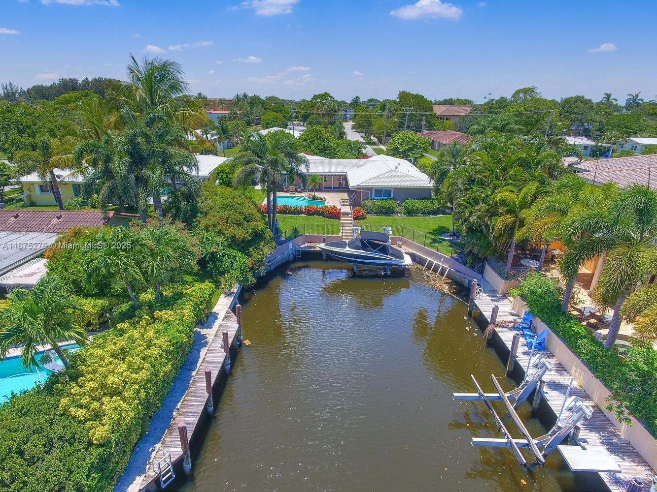 7050 NE 7th Ave, Boca Raton FL 33487 photo 2