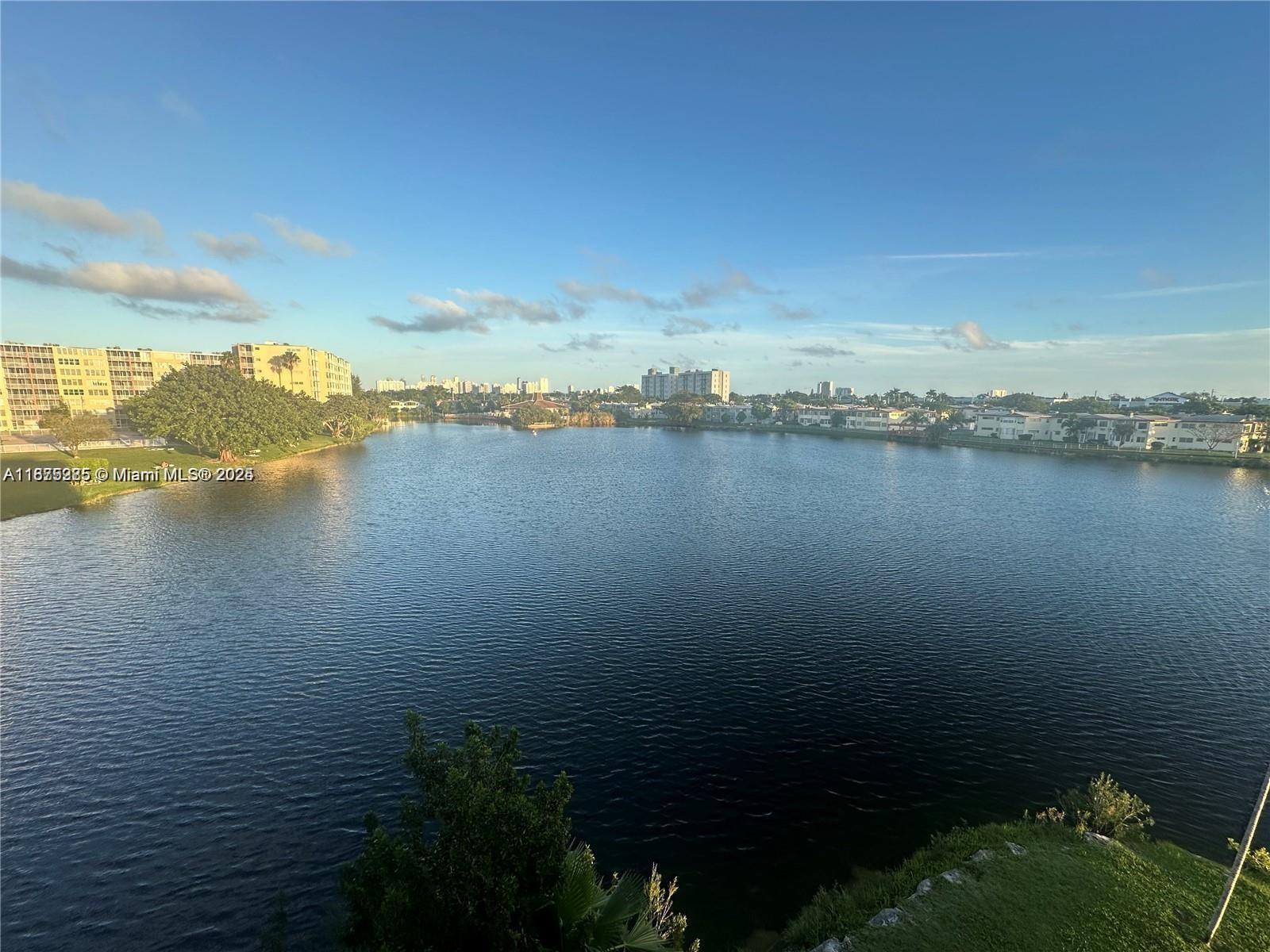 1670 NE 191st St # 3, Miami FL 33179