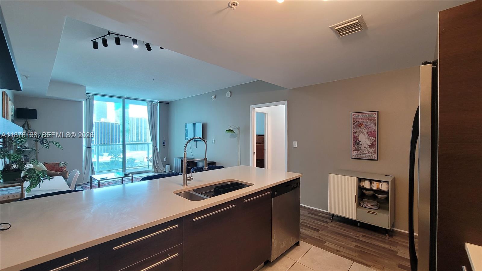 1900 N Bayshore Dr # 2009, Miami FL 33132 photo 2