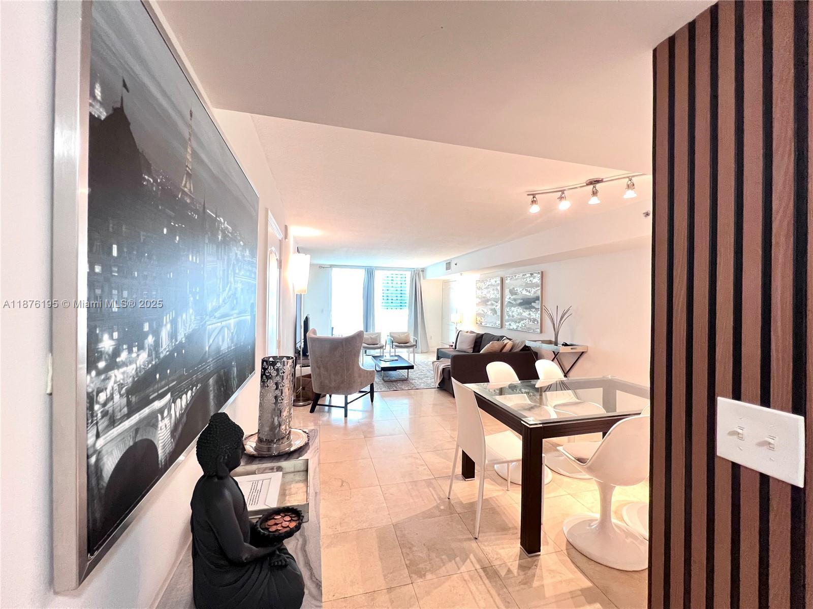 1200 Brickell Bay Dr # 2809, Miami FL 33131