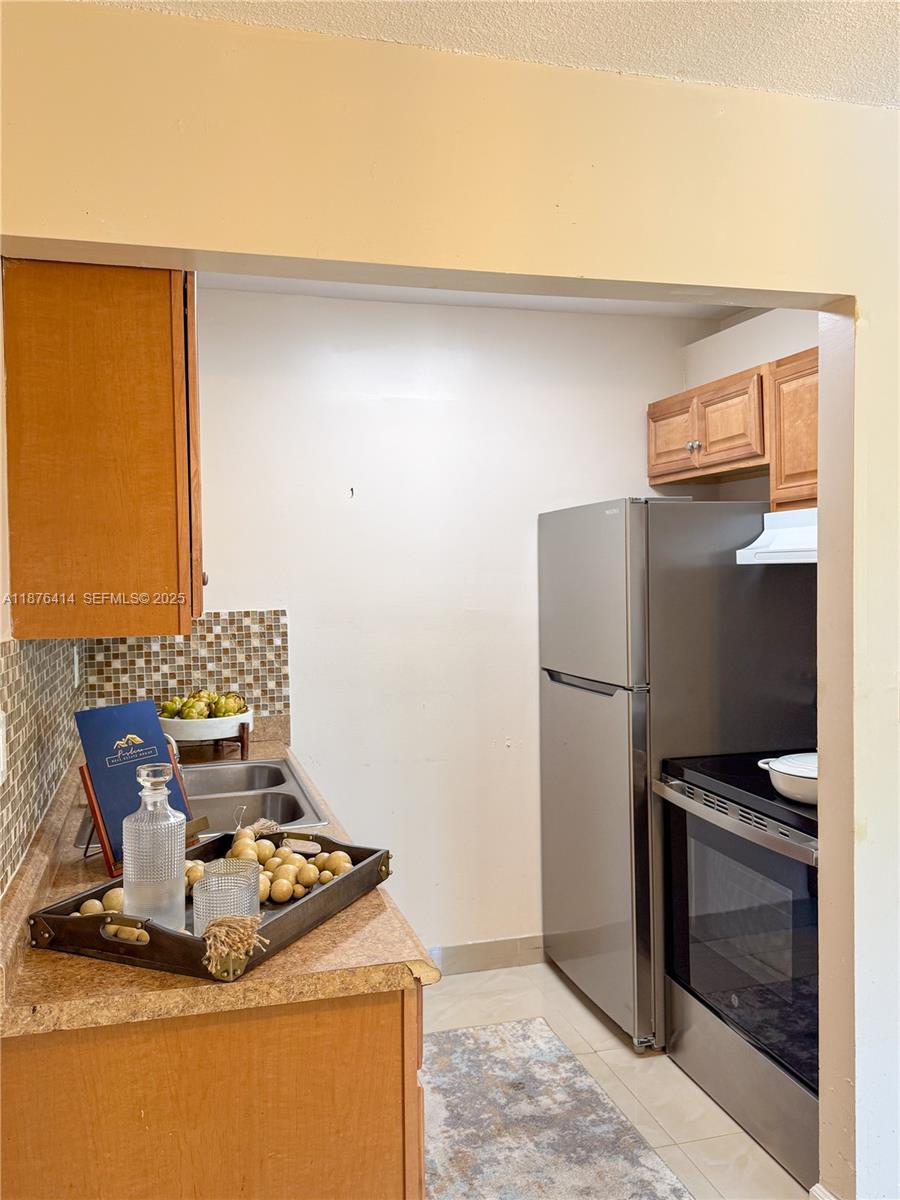 2145 Pierce St # 118, Hollywood FL 33020 photo 5