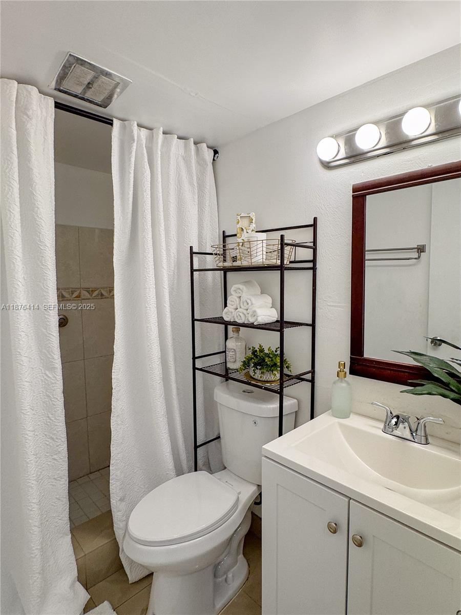 2145 Pierce St # 118, Hollywood FL 33020 photo 4