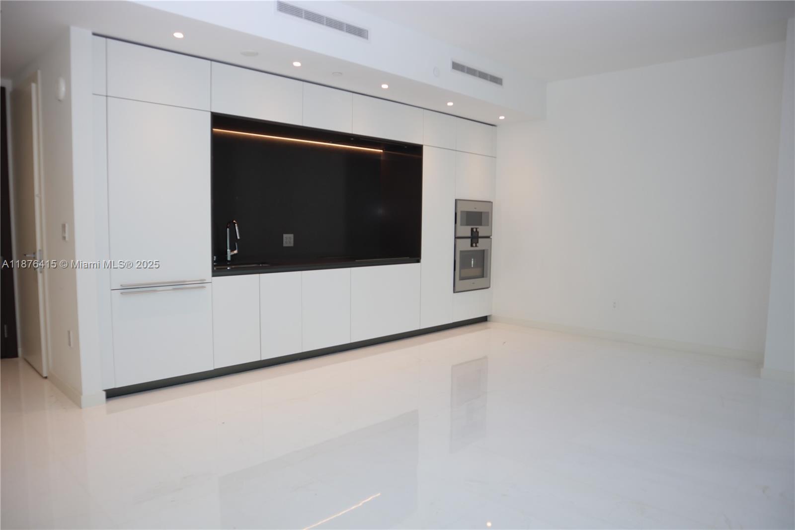 300 Biscayne Blvd Way # 2308, Miami FL 33131 photo 5