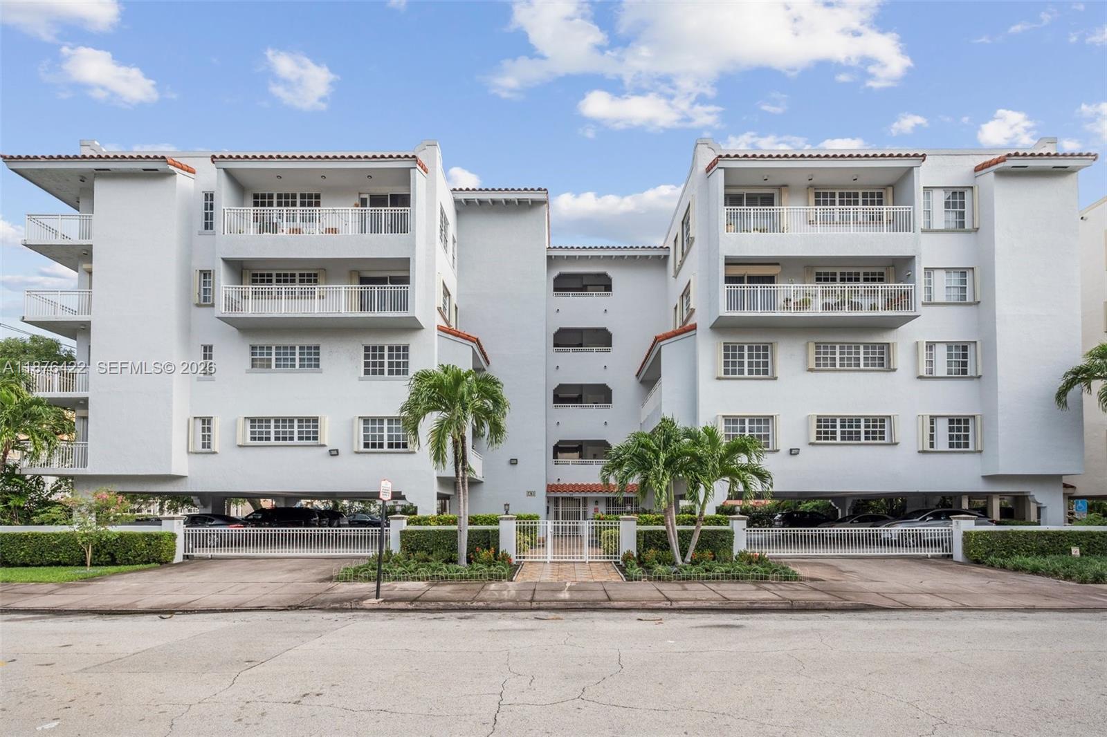 49 Majorca Ave # 203, Coral Gables FL 33134