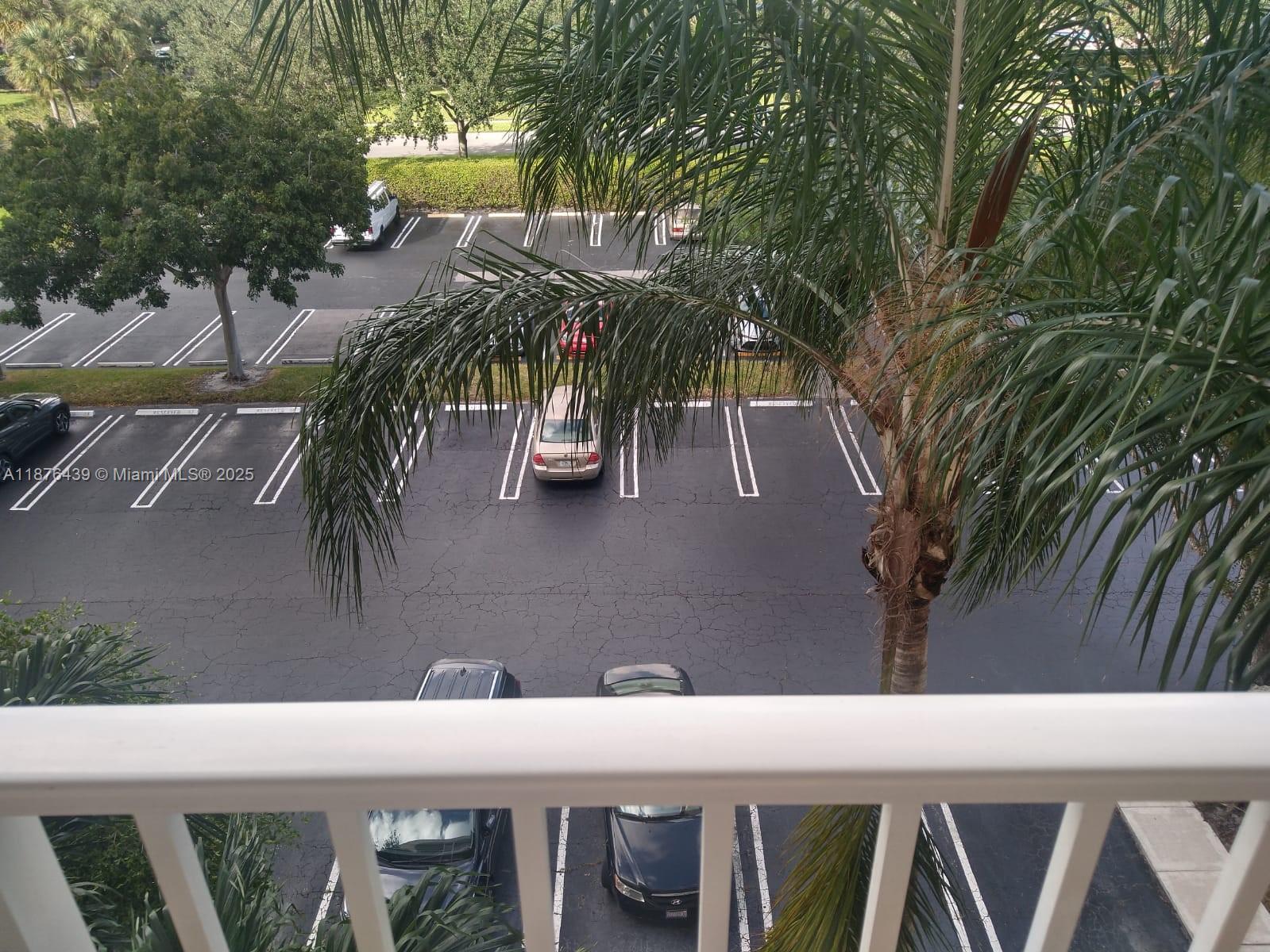 3510 Oaks Way # 509, Pompano Beach FL 33069 photo 4