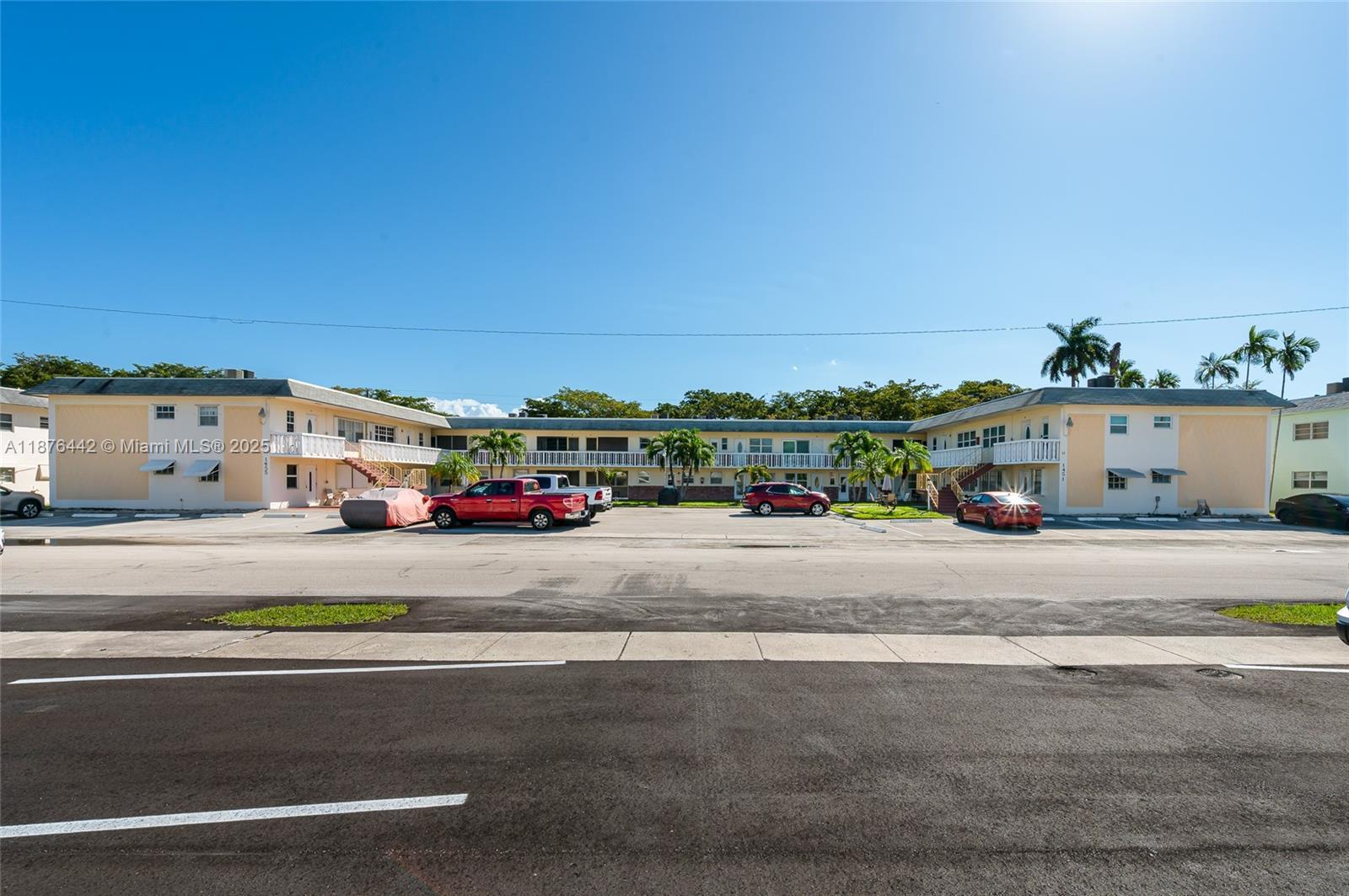 1451 N 12th Ct # 8B, Hollywood FL 33019 photo 3