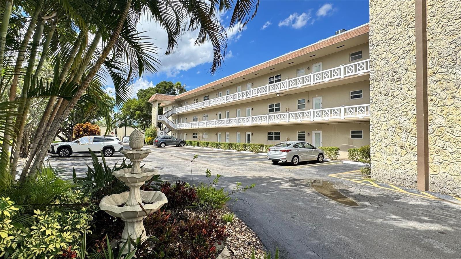 5103 NW 35th Street # 606, Lauderdale Lakes FL 33319