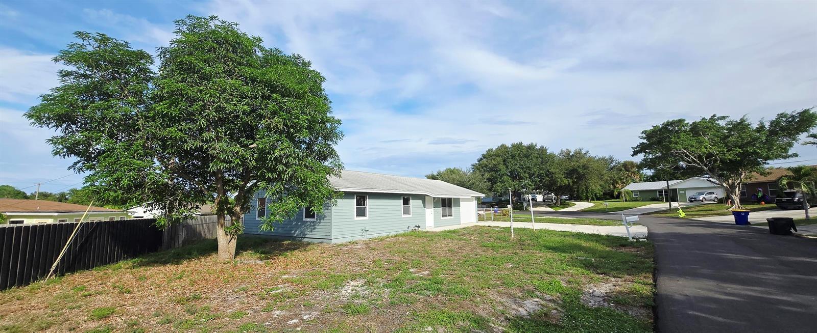 2331 NE 15th Court, Jensen Beach FL 34957 photo 2