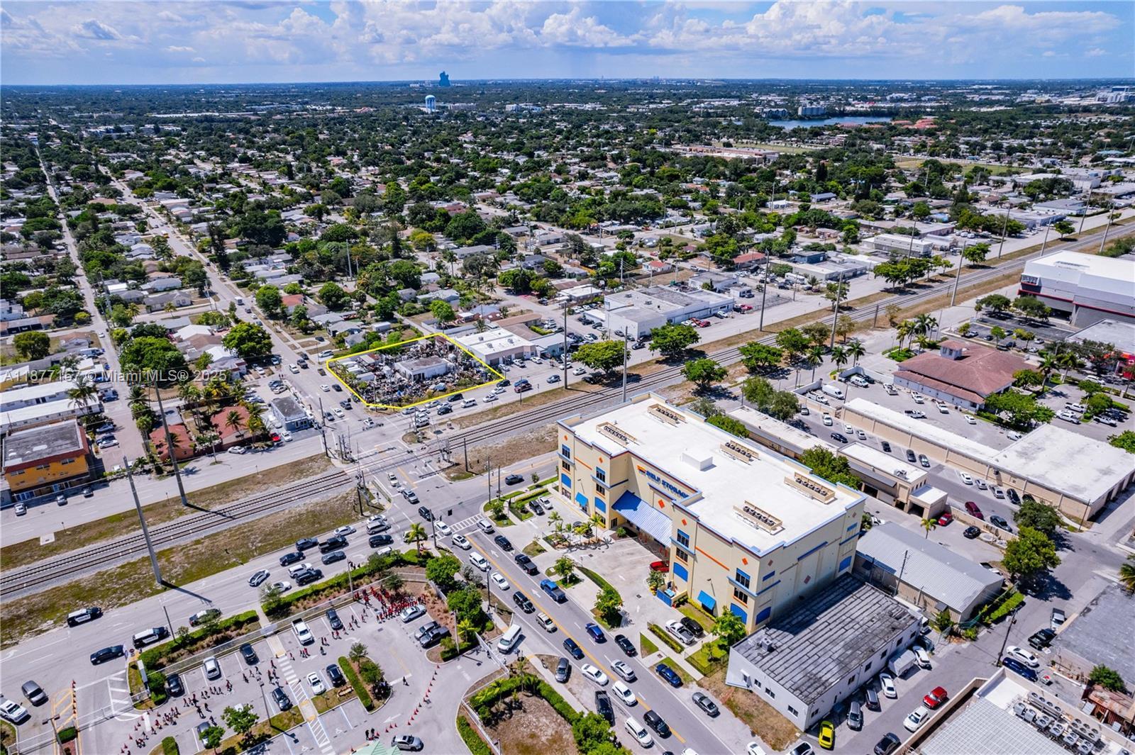 1708 N Dixie Hwy, Hollywood FL 33020 photo 2