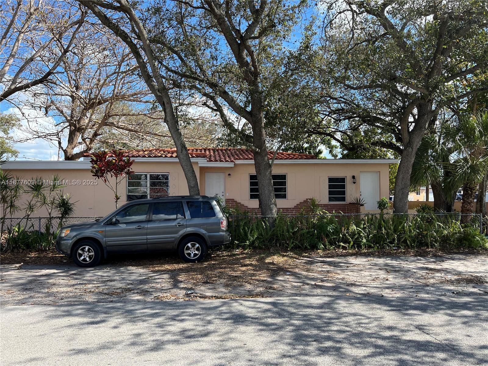 7373 SW 6th St, Miami FL 33144 photo 2