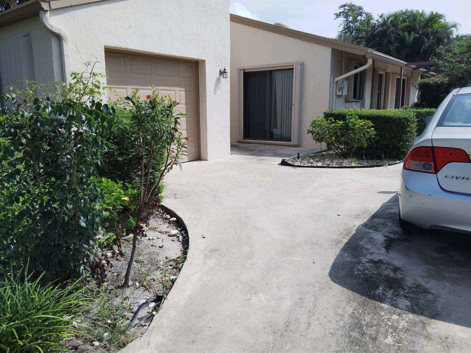 853 NW 26th Avenue, Delray Beach FL 33445 photo 2