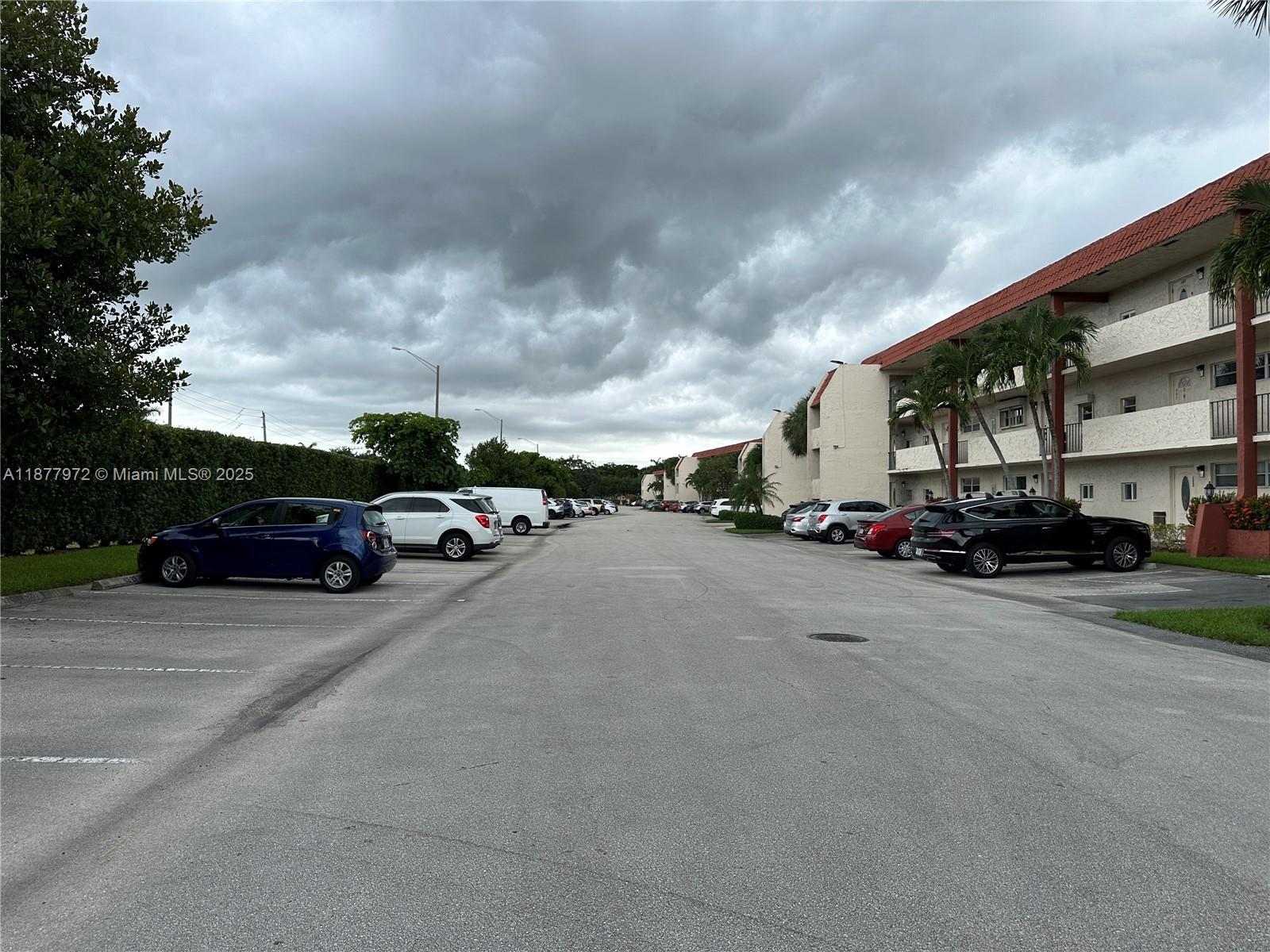 8901 S Hollybrook Blvd # 306, Pembroke Pines FL 33025 photo 4