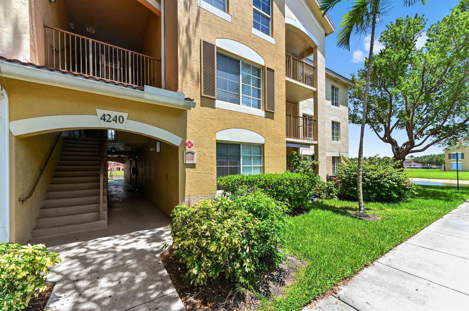 4240 San Marino Boulevard # 108, West Palm Beach FL 33409 photo 2