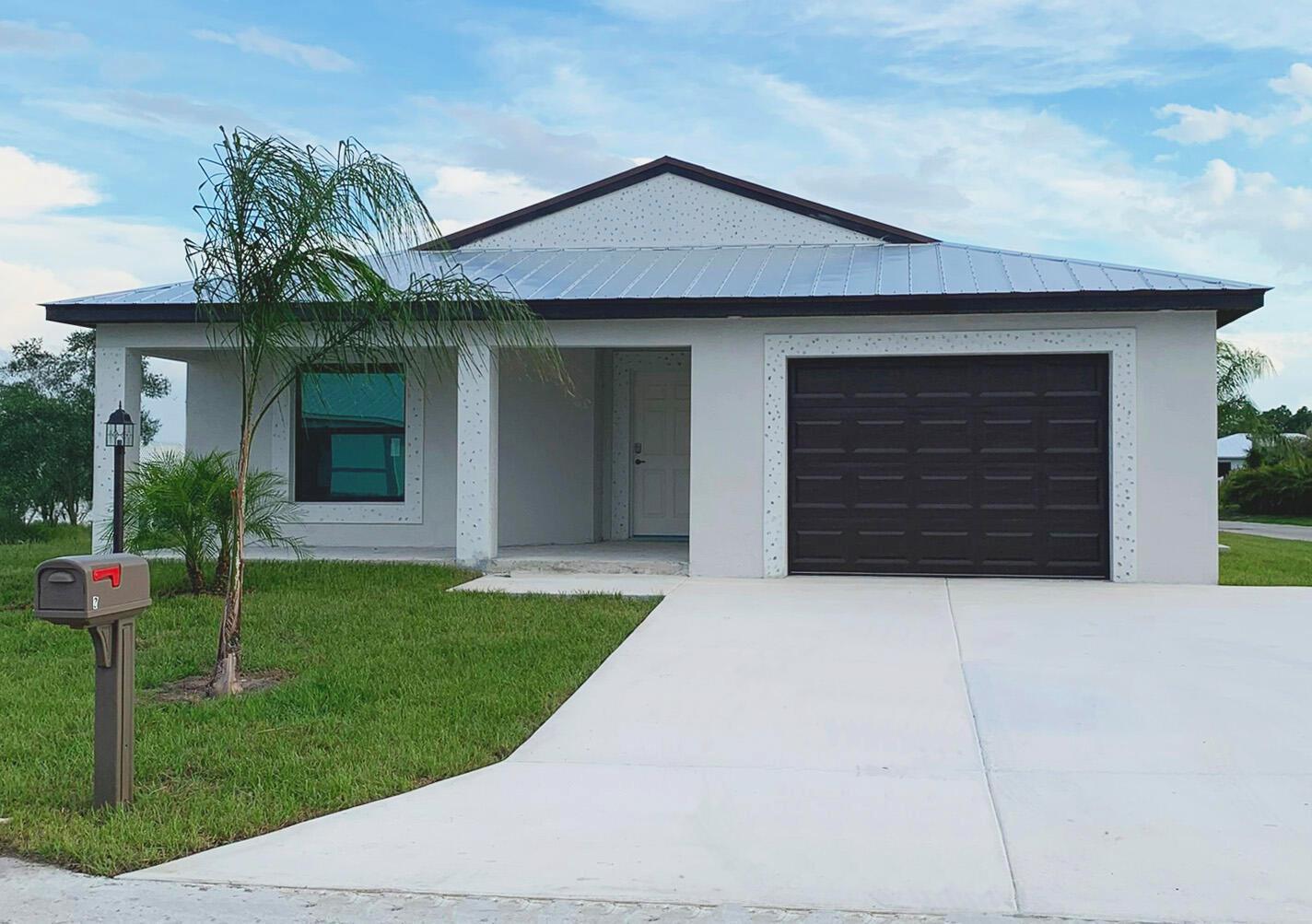 2 Quito, Fort Pierce FL 34951