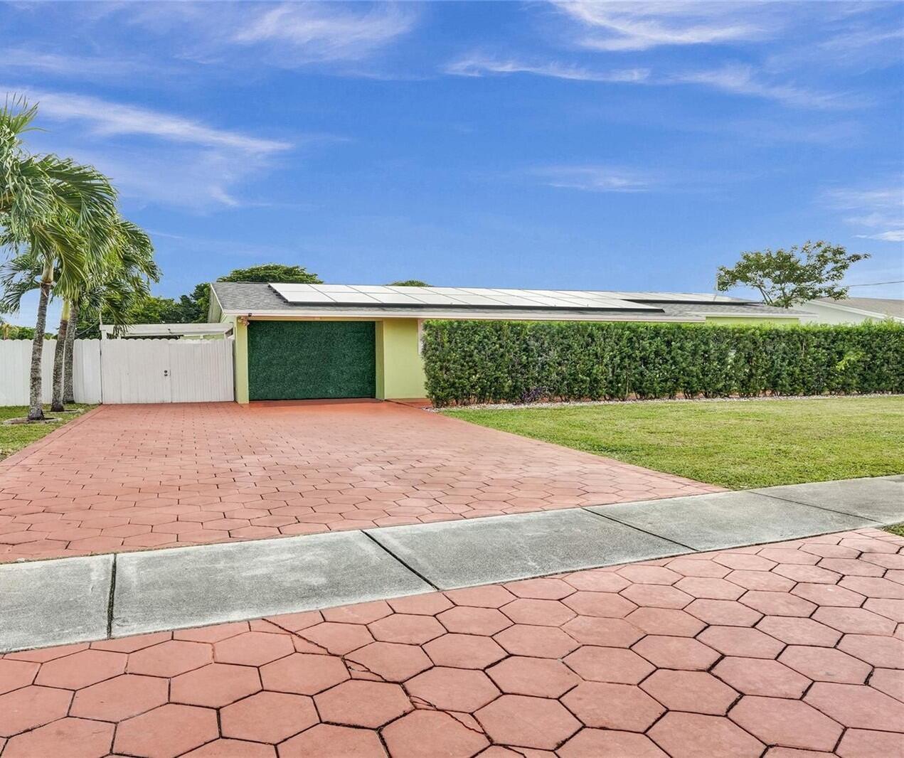 1088 W River Drive, Margate FL 33063 photo 2