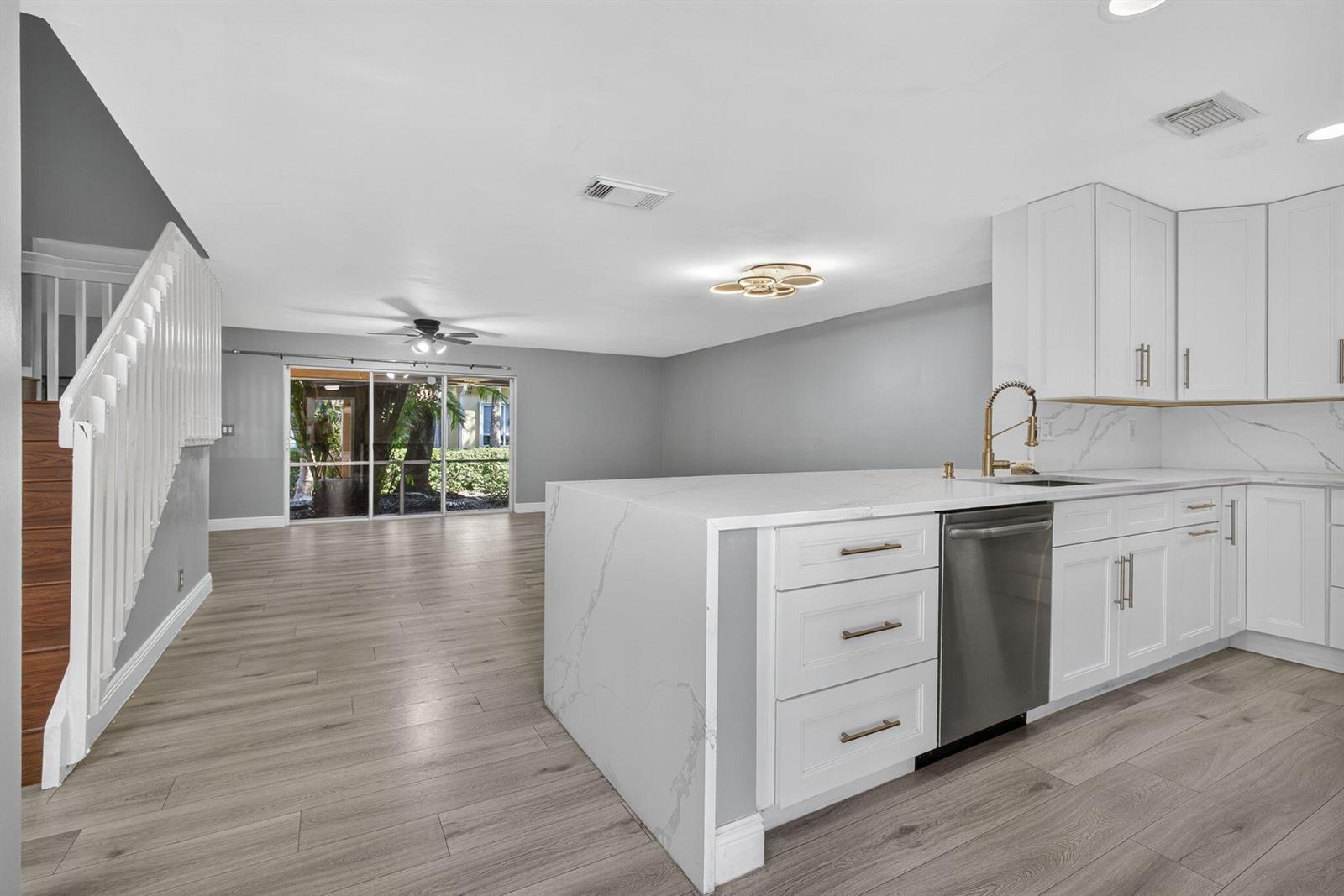 4771 Pinemore Lane, Lake Worth FL 33463 photo 4