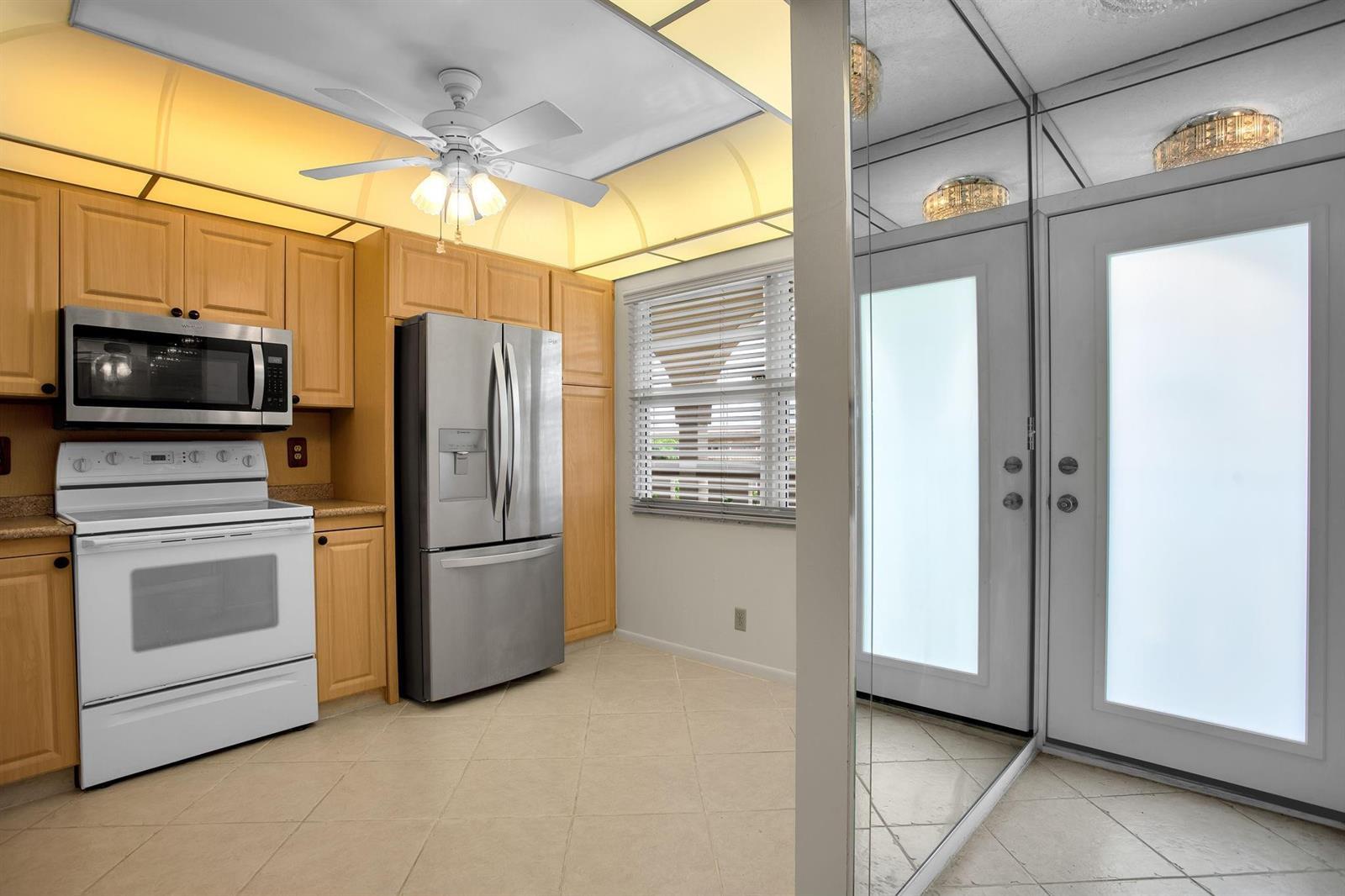 2202 Lucaya # D4, Coconut Creek FL 33066 photo 4