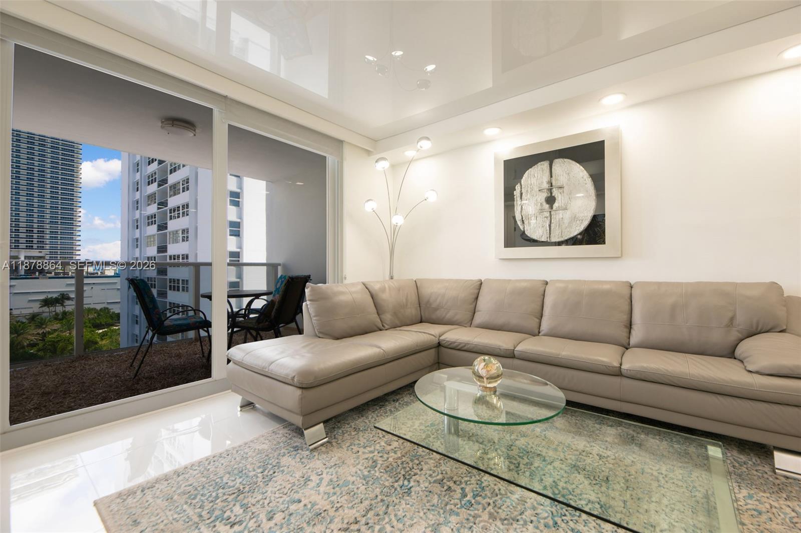 Hallandale Beach, FL 33009 photo 5