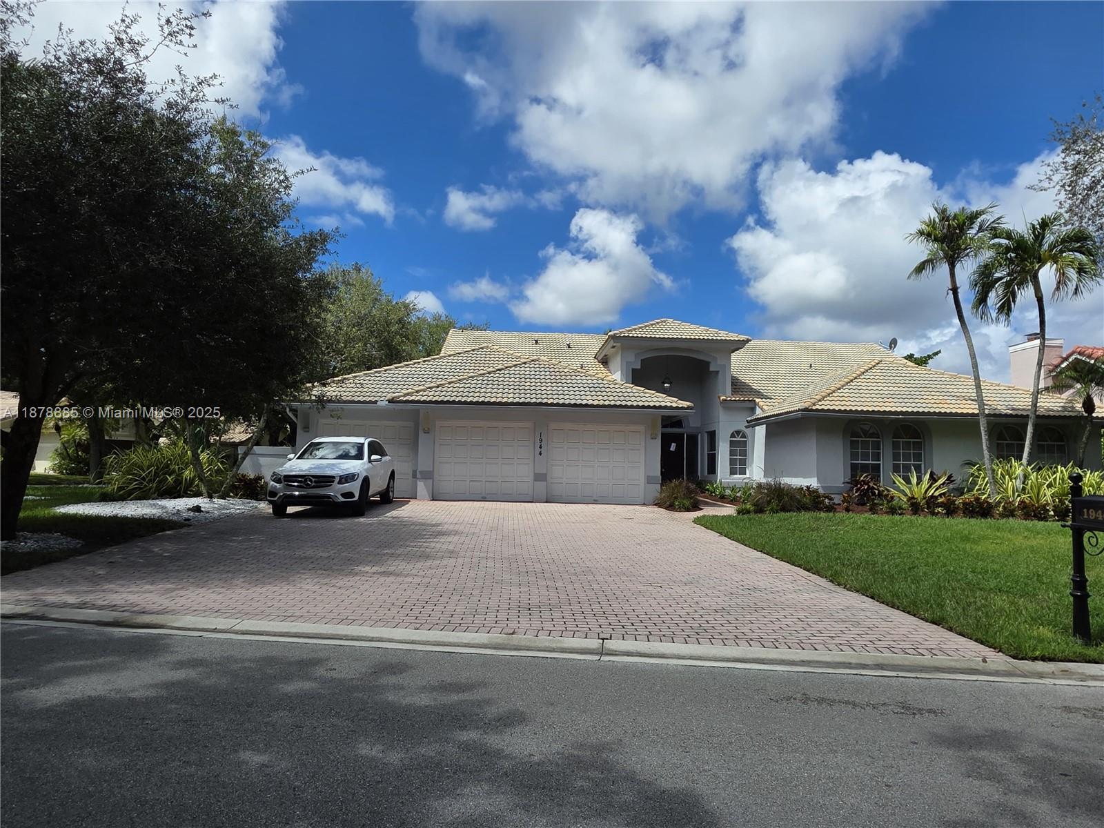 1944 Classic Dr, Coral Springs FL 33071