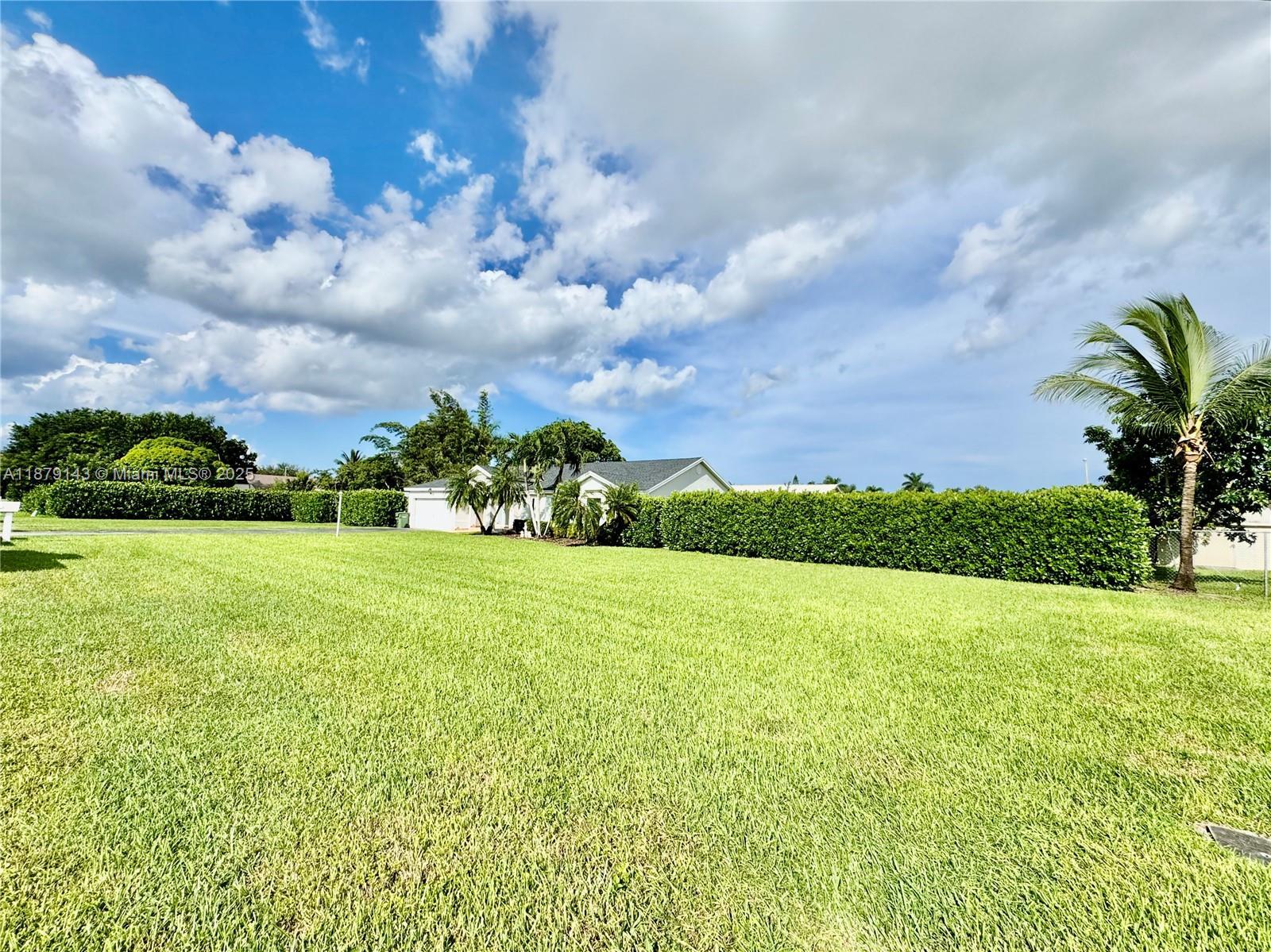 1635 NW 15th Ter, Homestead FL 33030 photo 2