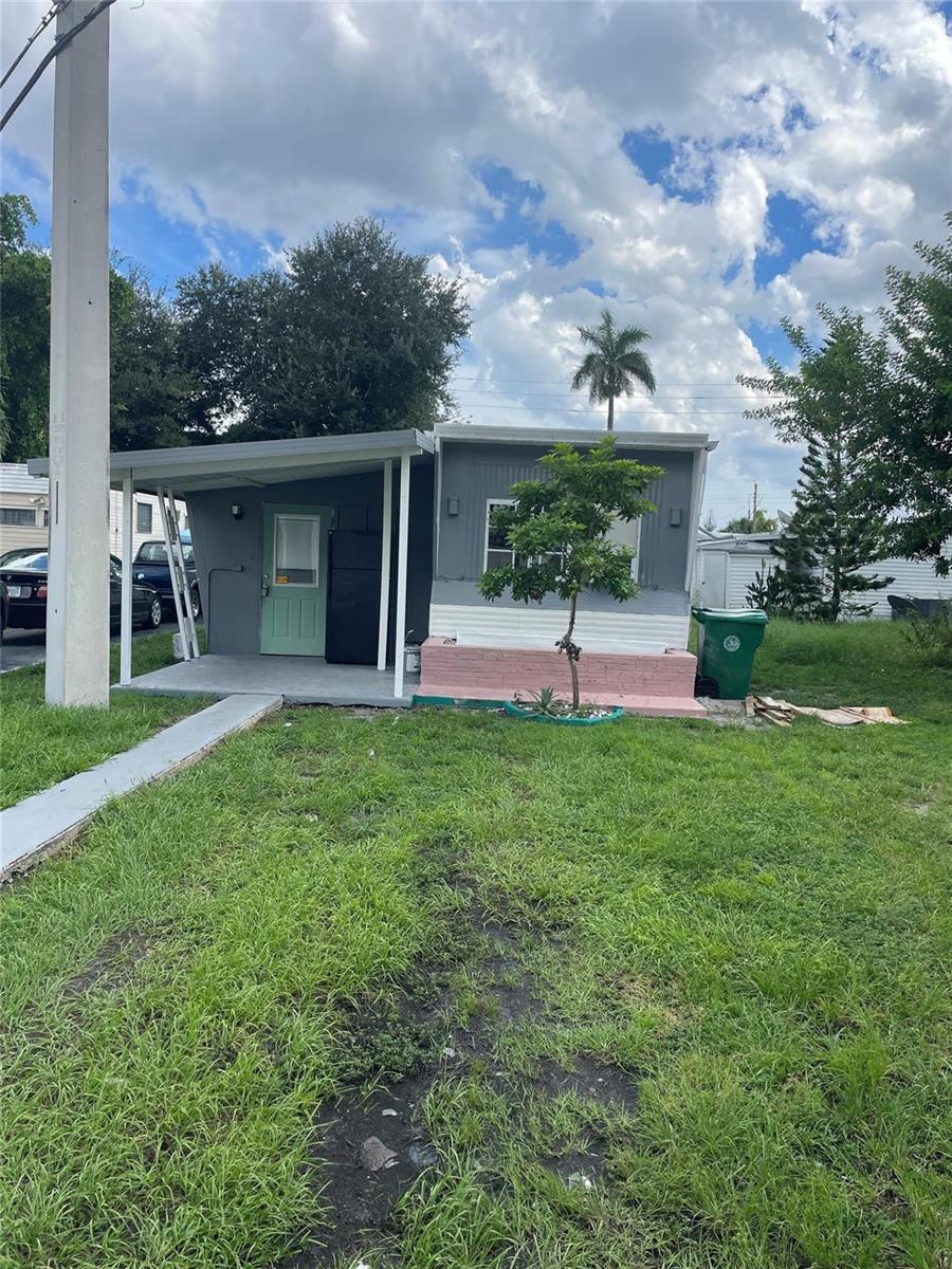 8556 Berkley Drive, Davie FL 33324