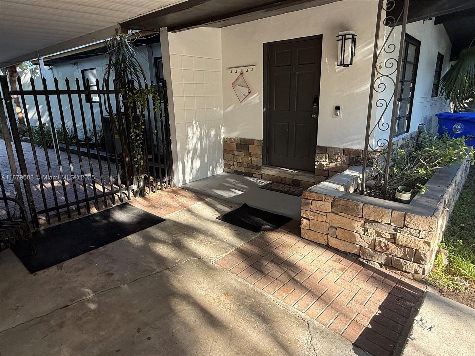 691 NW 7th St Rd, Miami FL 33136 photo 3
