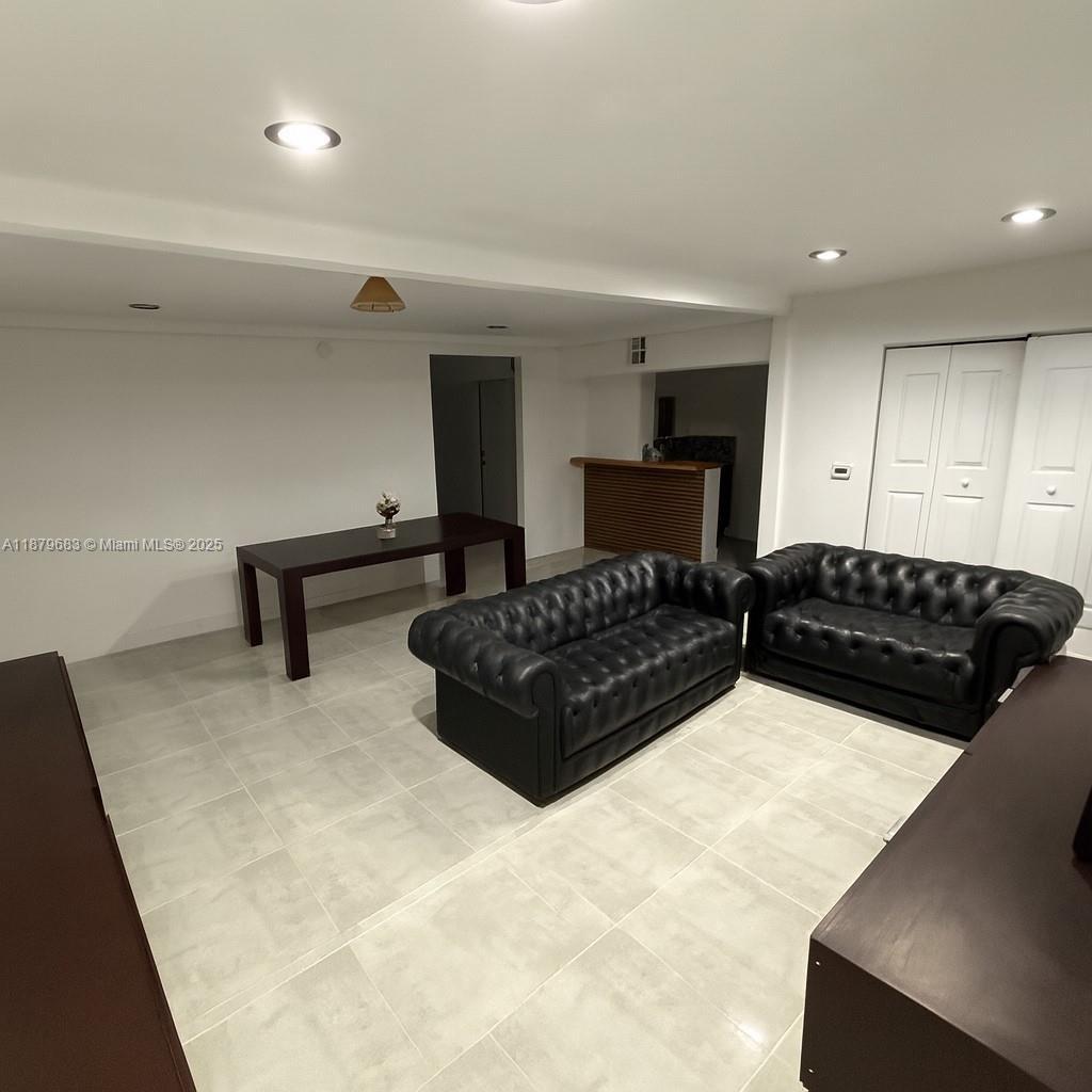 691 NW 7th St Rd, Miami FL 33136 photo 4