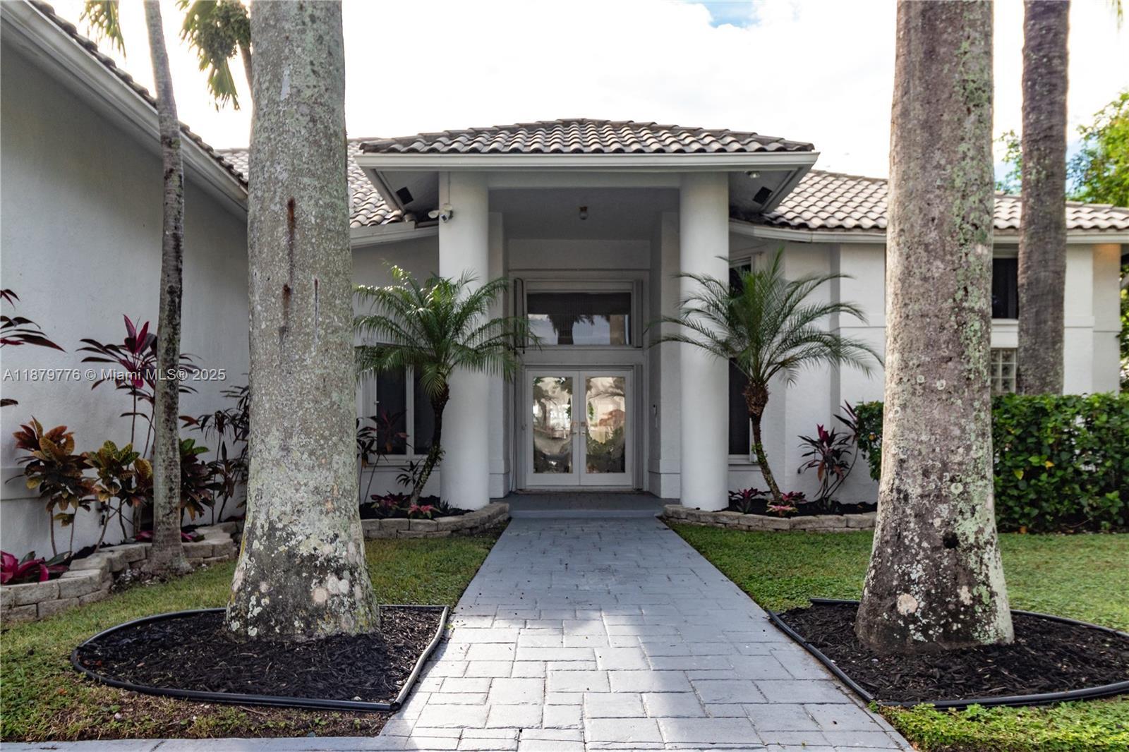 671 NW 101st Ter, Plantation FL 33324 photo 2