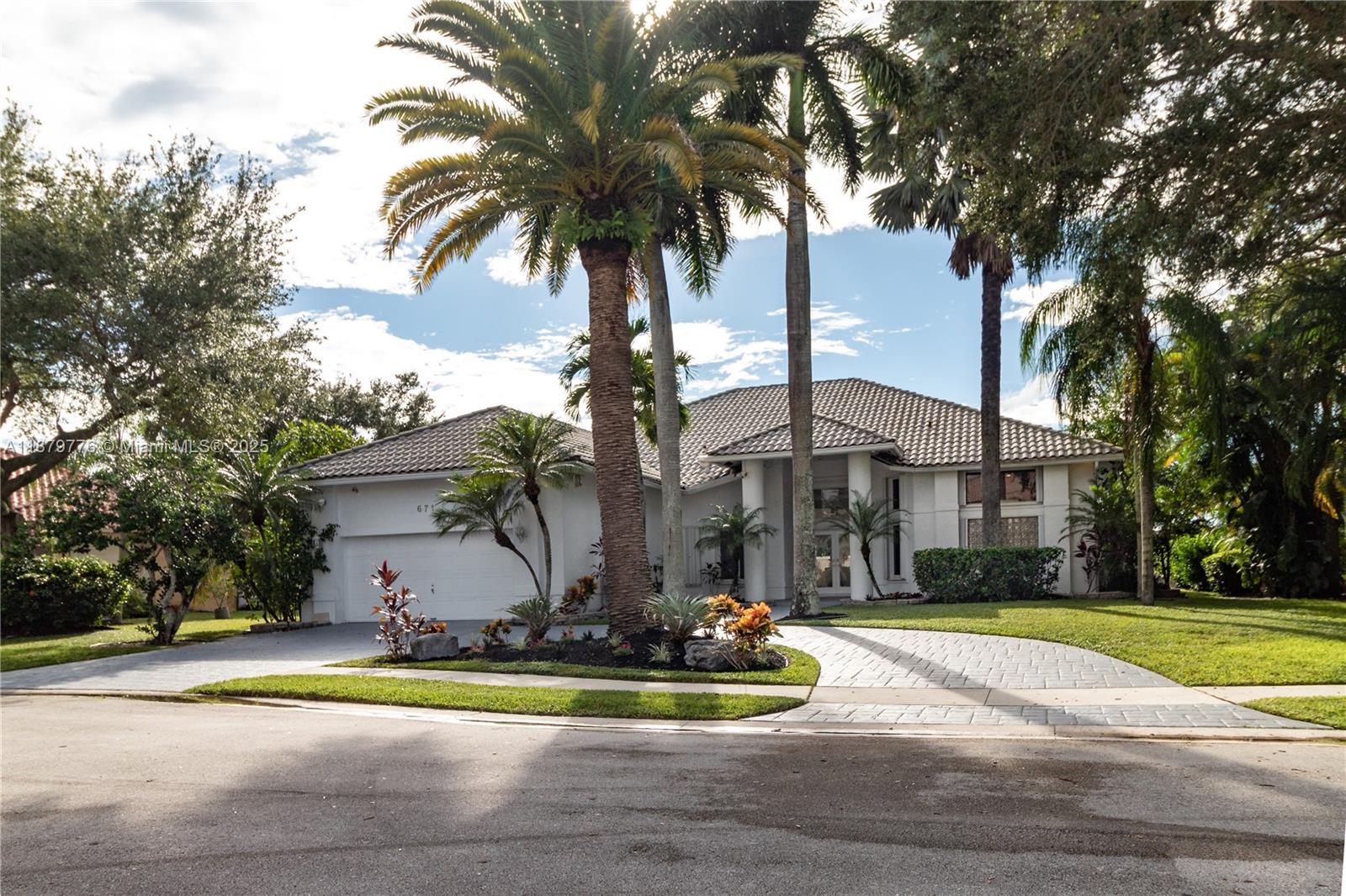 671 NW 101st Ter, Plantation FL 33324