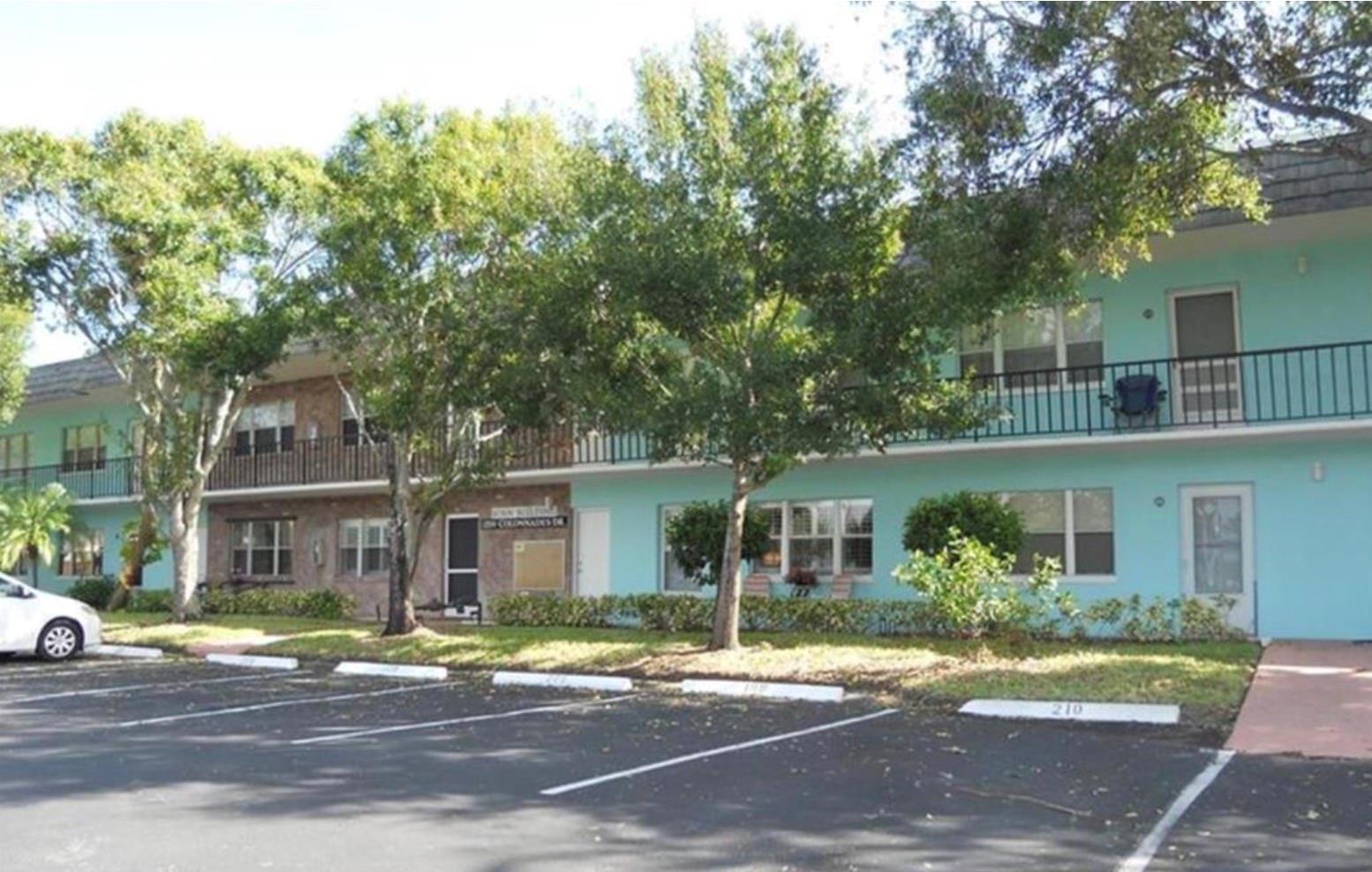 1200 Colonnades Drive # 208, Fort Pierce FL 34949